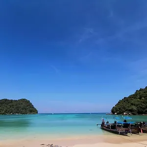Pp Red Tuna Hut ** Koh Phi Phi Don