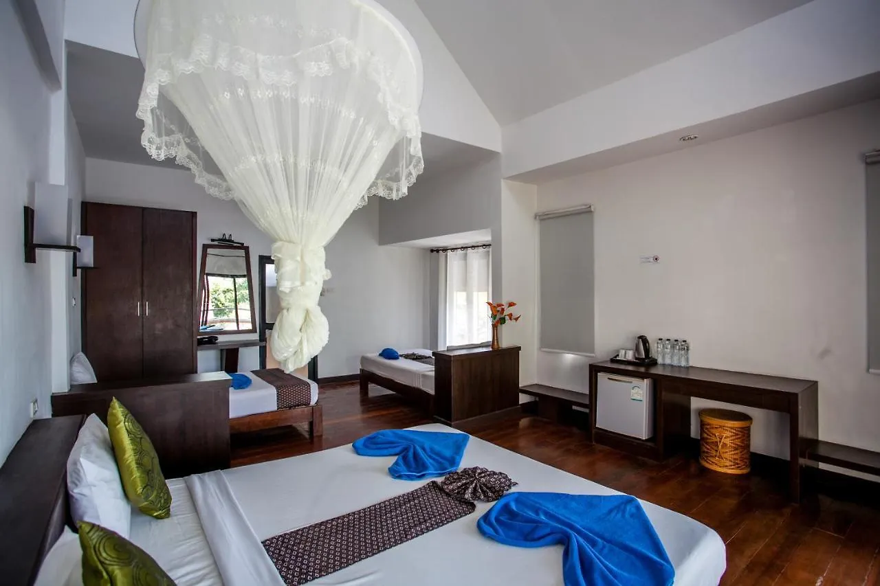 Phitharom Pp Resort Phi Phi Adaları 3*,  Tayland